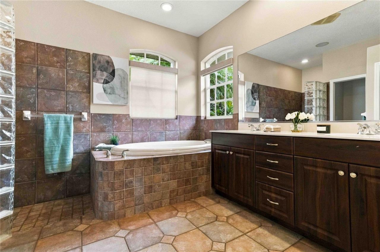 6274 Aventura Drive , Sarasota, FL 34241 Photo