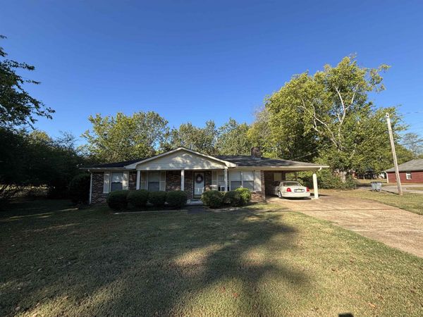 221 Bridge Rd, Killen, AL 35645