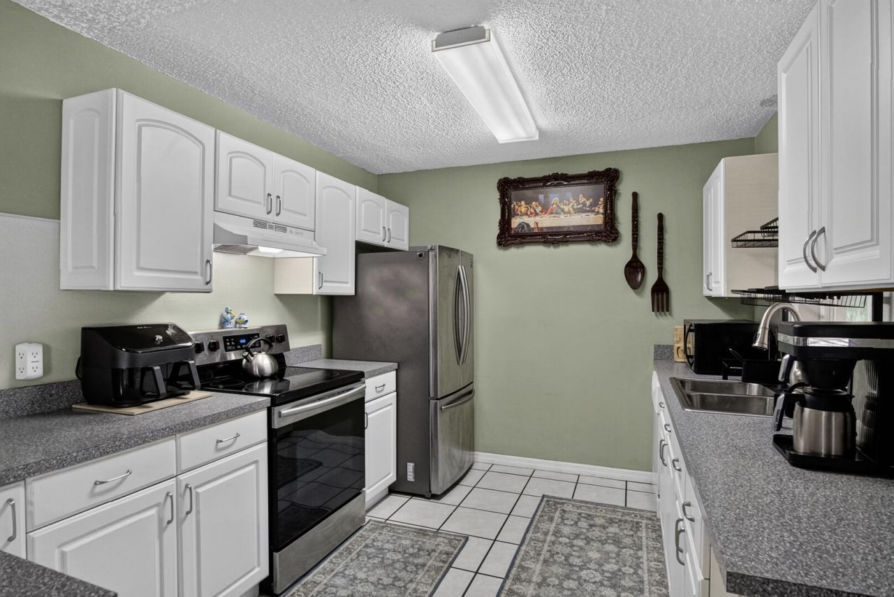 4652 SE Edison Avenue, Stuart, FL 34997 Photo
