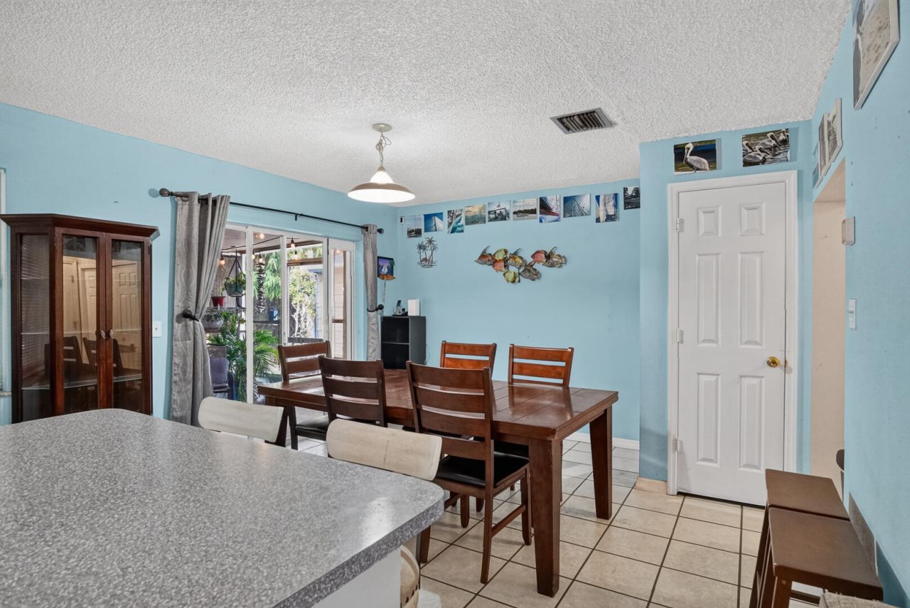 4652 SE Edison Avenue, Stuart, FL 34997 Photo