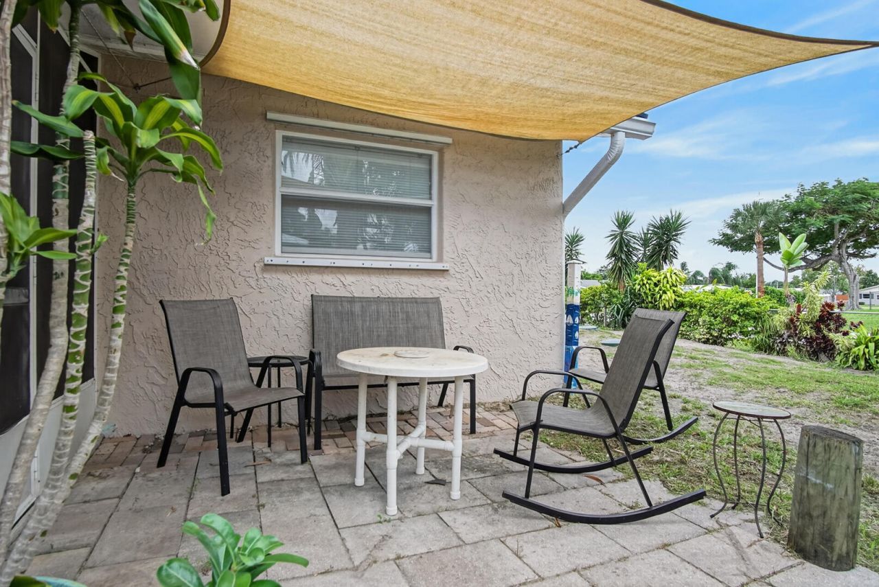 4652 SE Edison Avenue, Stuart, FL 34997 Photo