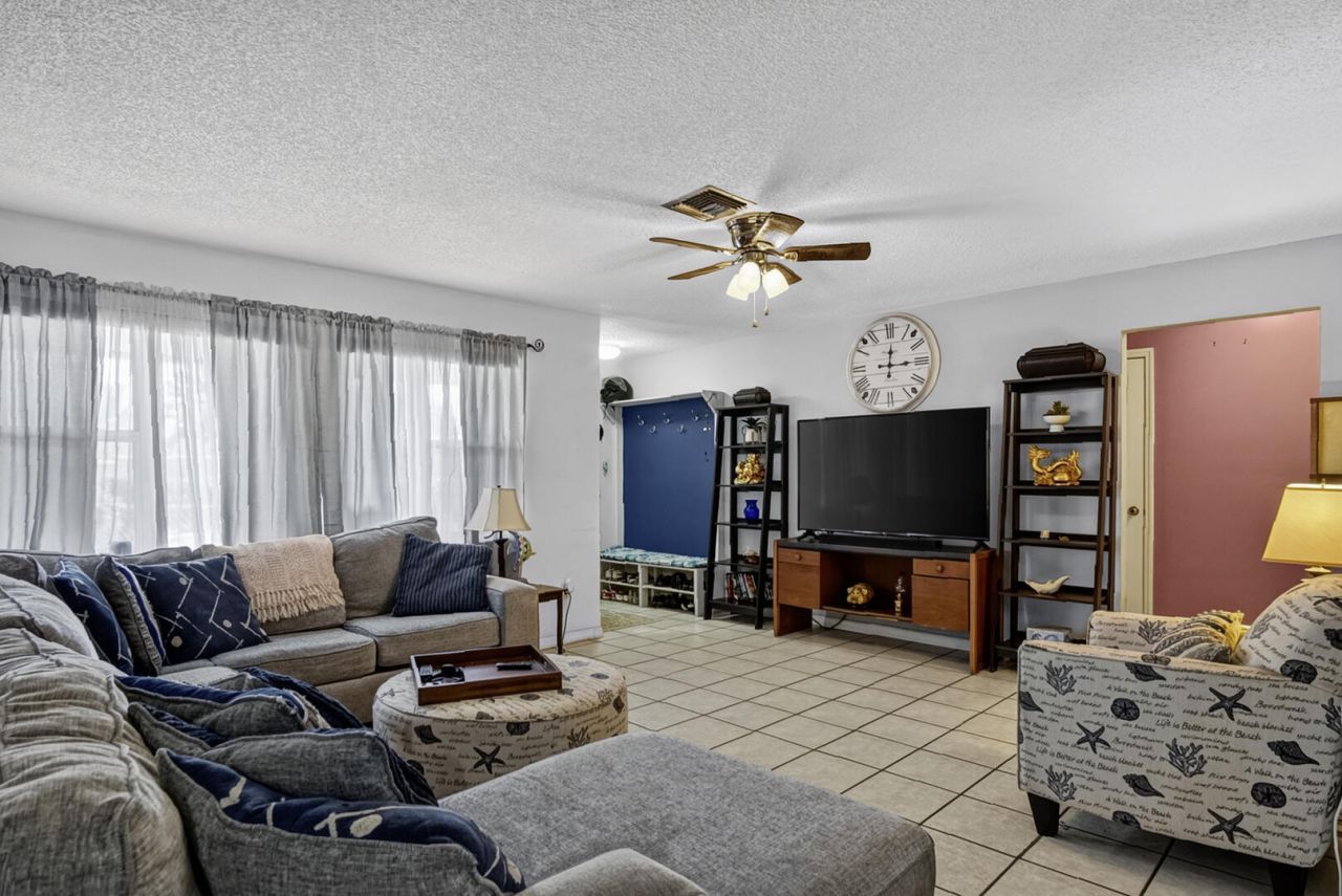 4652 SE Edison Avenue, Stuart, FL 34997 Photo