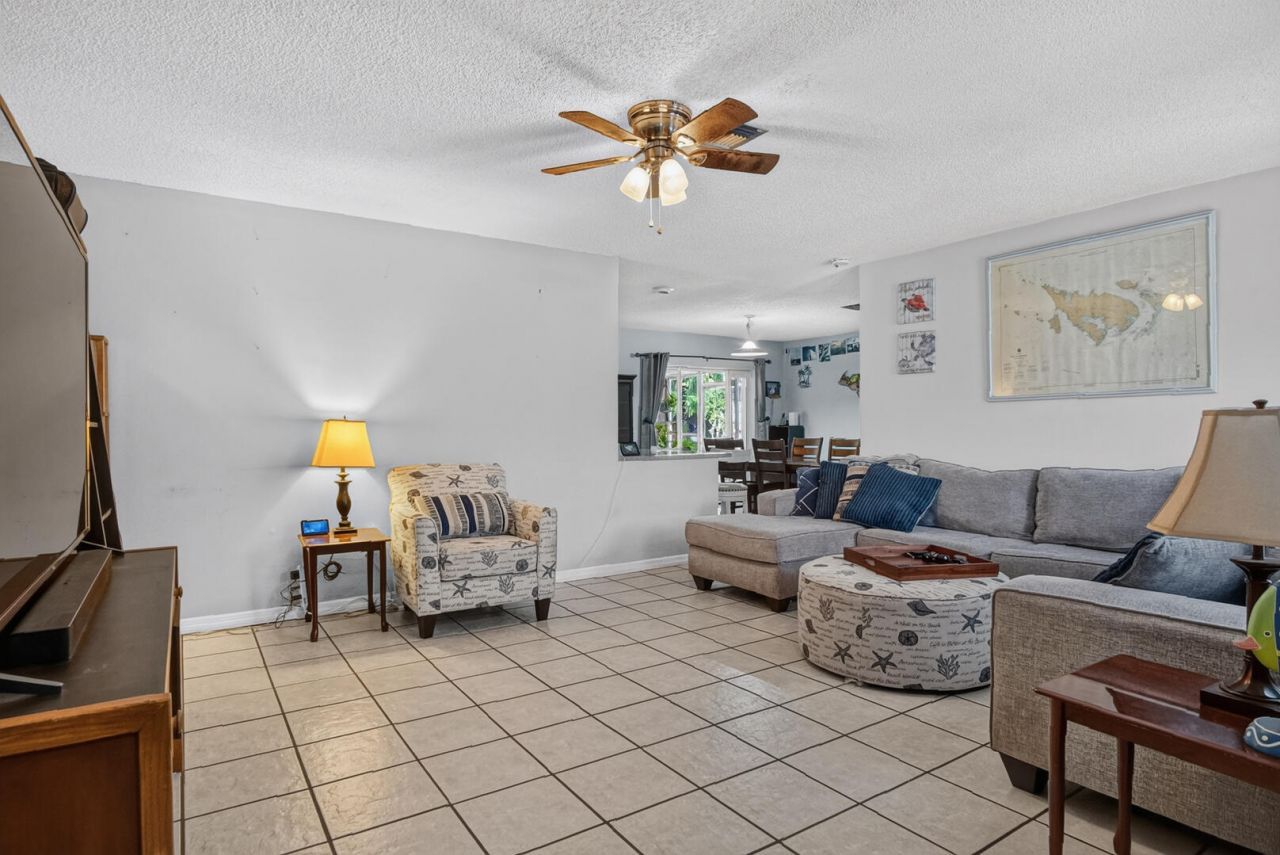 4652 SE Edison Avenue, Stuart, FL 34997 Photo