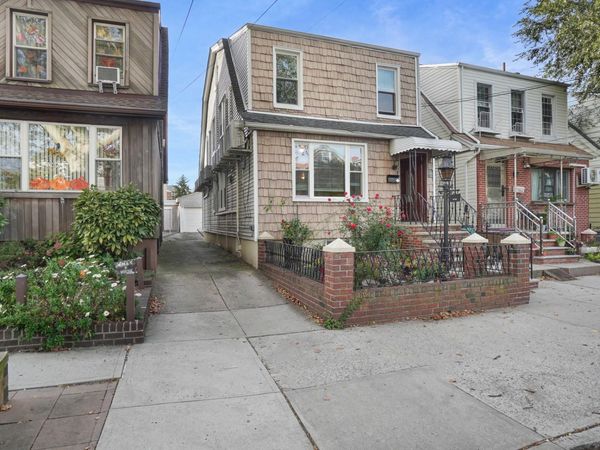 5256 73rd Street , Maspeth, NY 11378