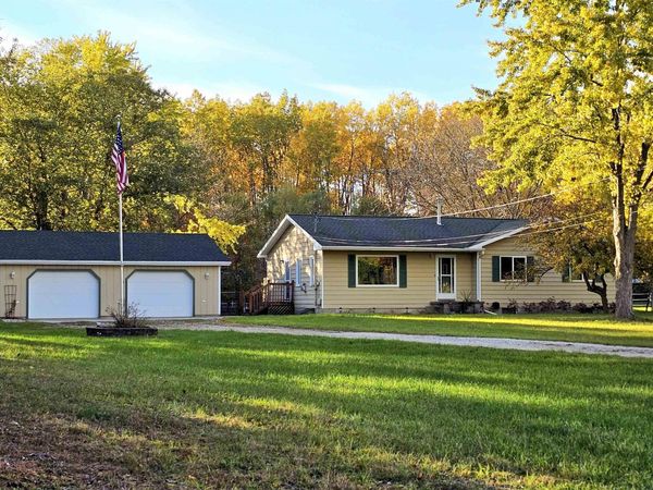 8181 Pitt Road N, Elwell, MI 48832