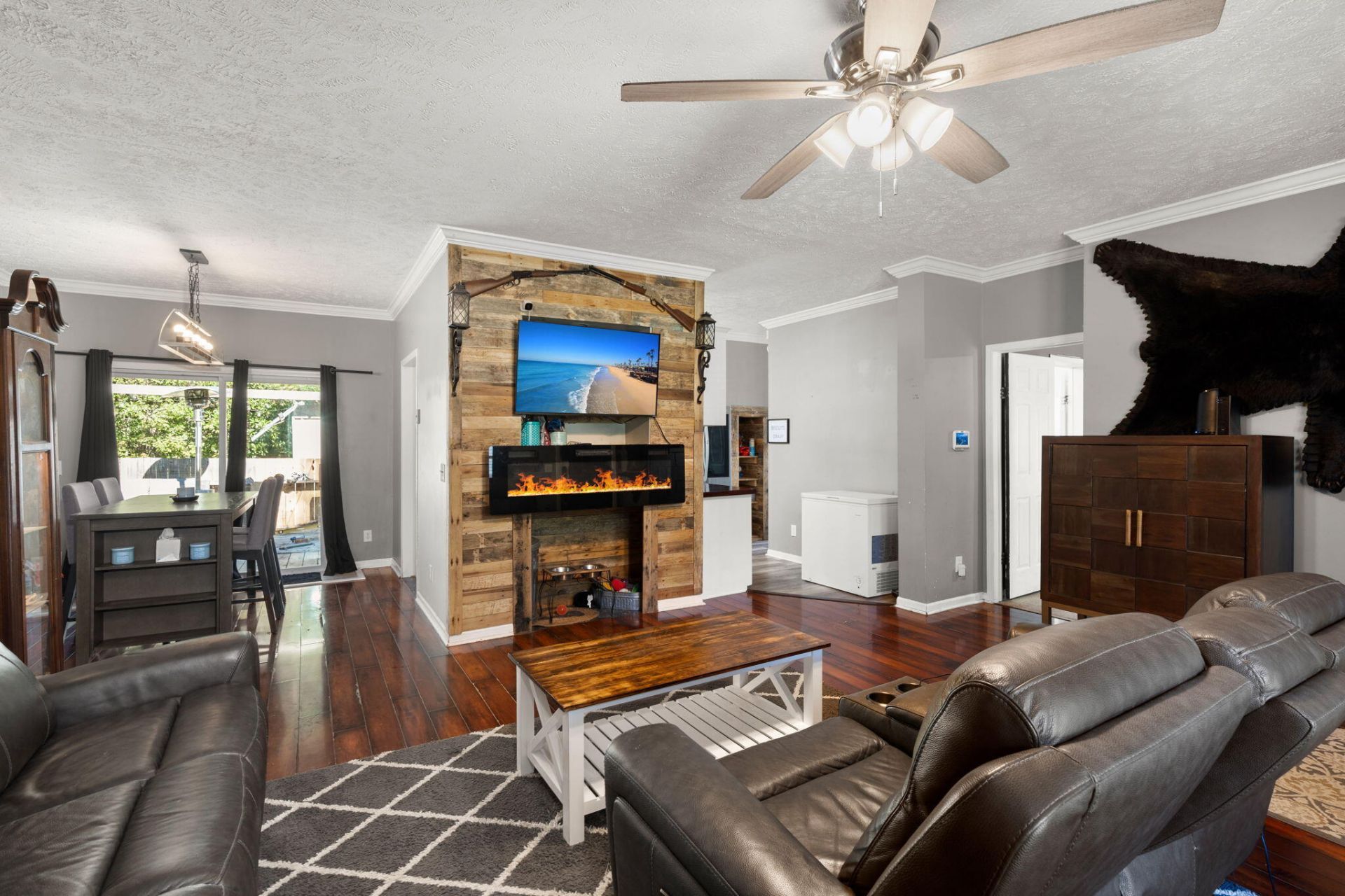 106 Fall Creek Boulevard Photo 4