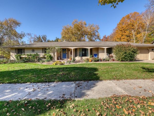 830 Badger LANE W, West Bend, WI 53095