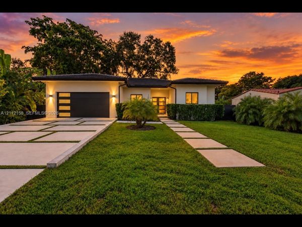 1030 NE 121st St , Biscayne Park, FL 33161
