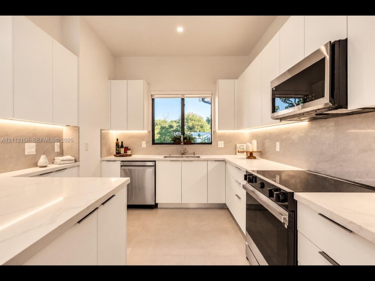 1030 NE 121st St, Biscayne Park, FL 33161 Photo
