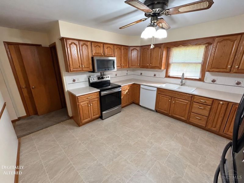 236 W Taylor School Road, Seven Mile, OH 45013 Photo 2