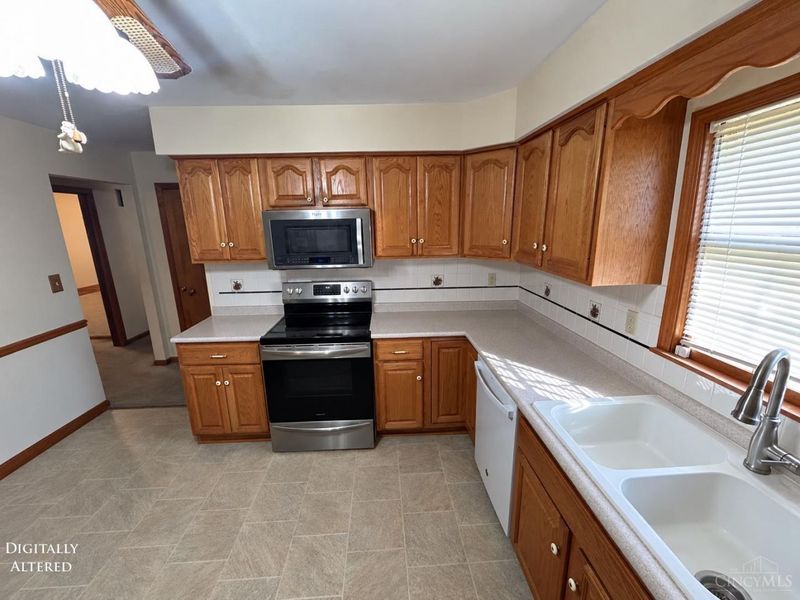 236 W Taylor School Road, Seven Mile, OH 45013 Photo 3