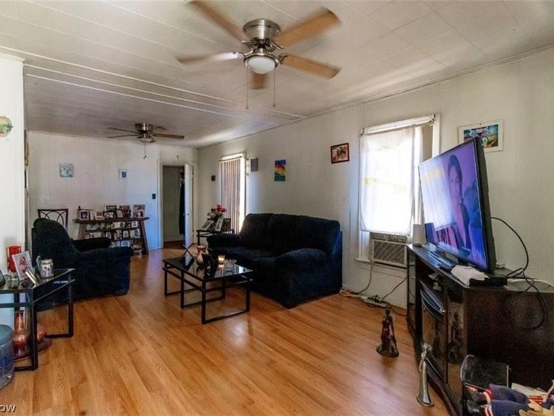 1128 W 19th Street, Lorain, OH 44052 Photo 5