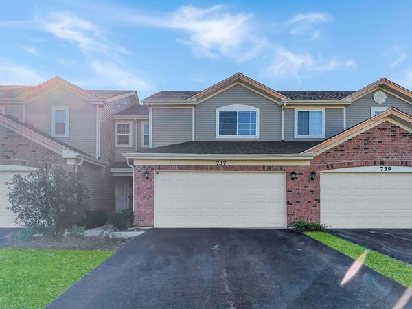 737 Wellington Lane, Unit 737, Cary, IL 60013