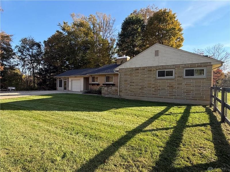4477 E Centerville Road, Spring Valley Township, OH 45370 Photo 2