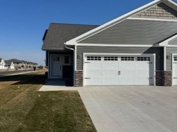 4967 Woodland Park Drive, Eau Claire, WI 54701