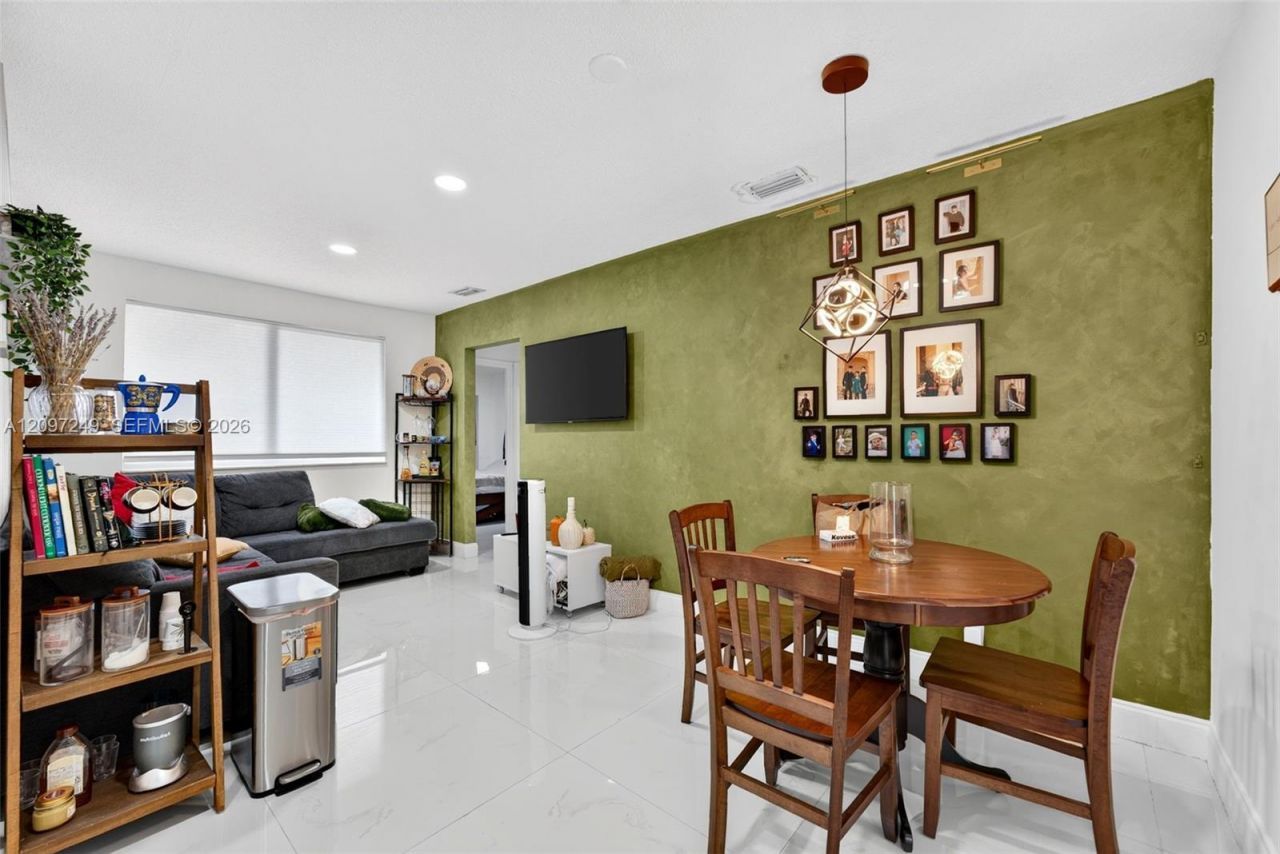 2700 SW 96th Ave , Miami, FL 33165 Photo