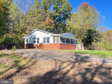 8402 ROGUES ROAD, WARRENTON, VA 20187