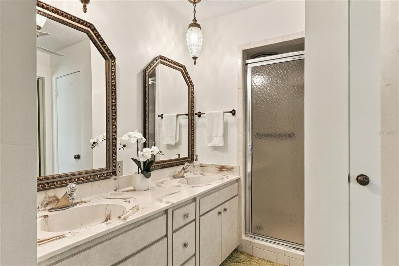 7232 Las Casas Drive , Unit 7232, Sarasota, FL 34243 Photo