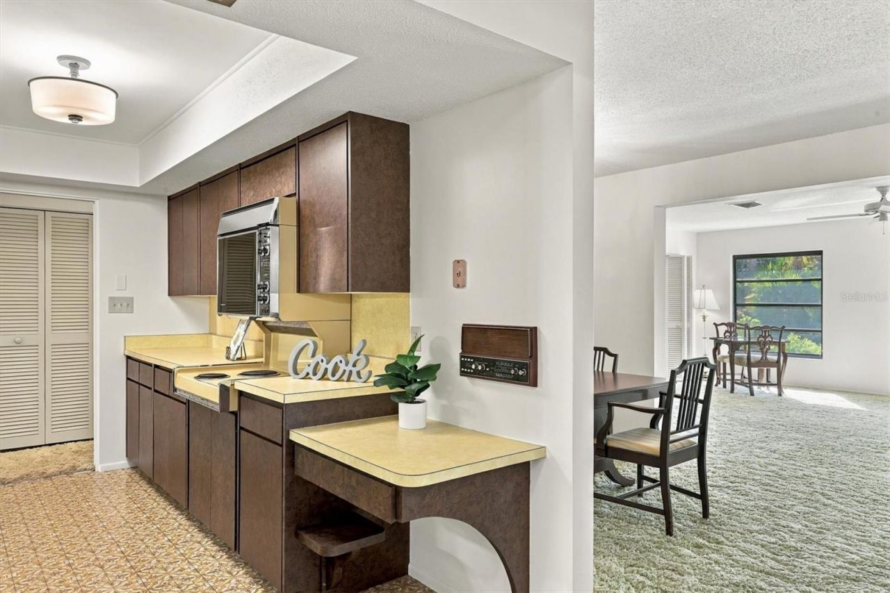 7232 Las Casas Drive , Unit 7232, Sarasota, FL 34243 Photo