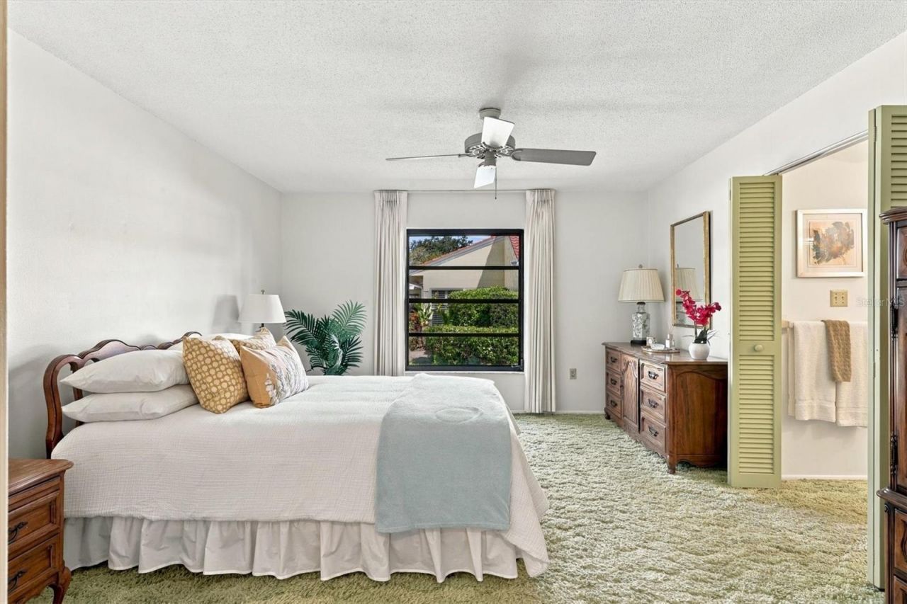 7232 Las Casas Drive , Unit 7232, Sarasota, FL 34243 Photo