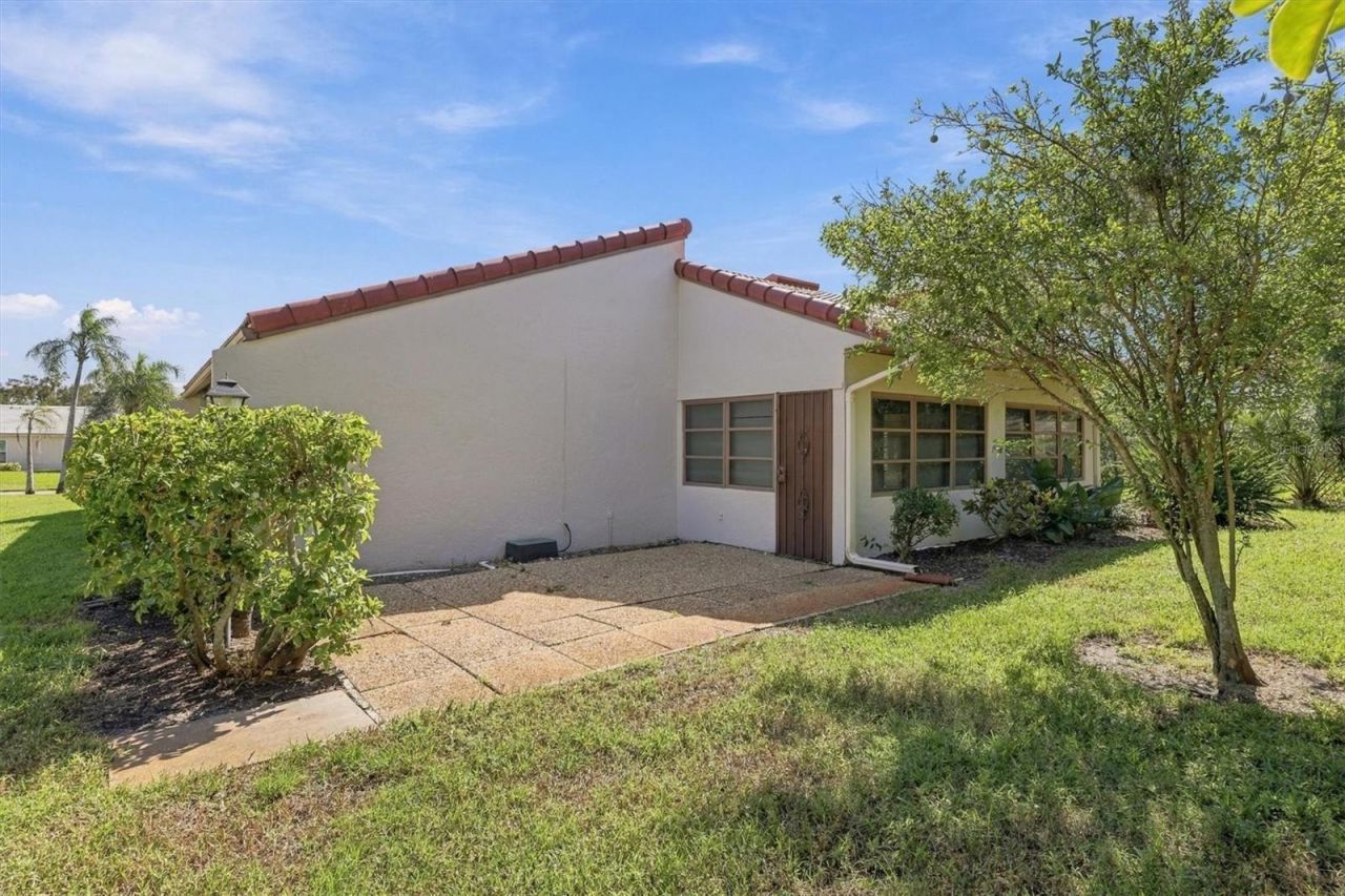 7232 Las Casas Drive , Unit 7232, Sarasota, FL 34243 Photo