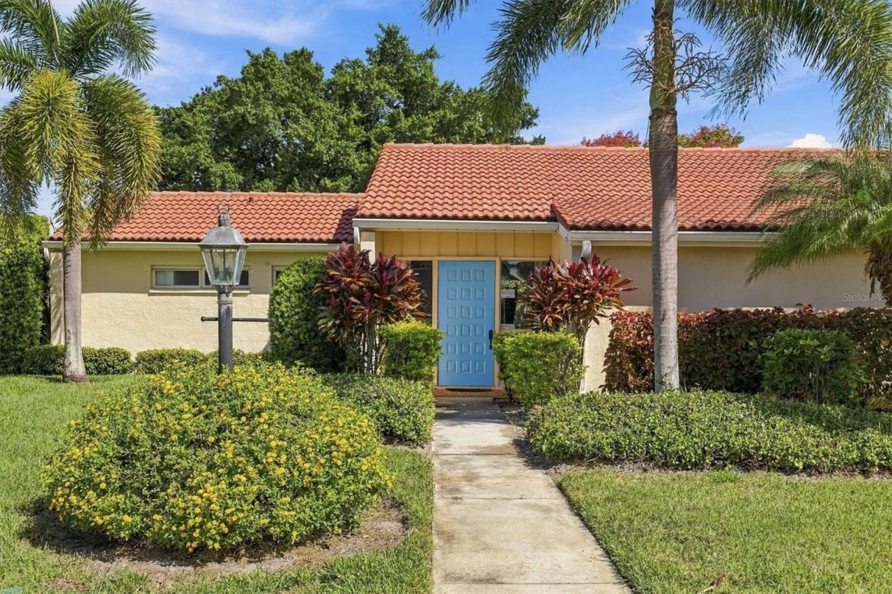 7232 Las Casas Drive , Unit 7232, Sarasota, FL 34243 Photo