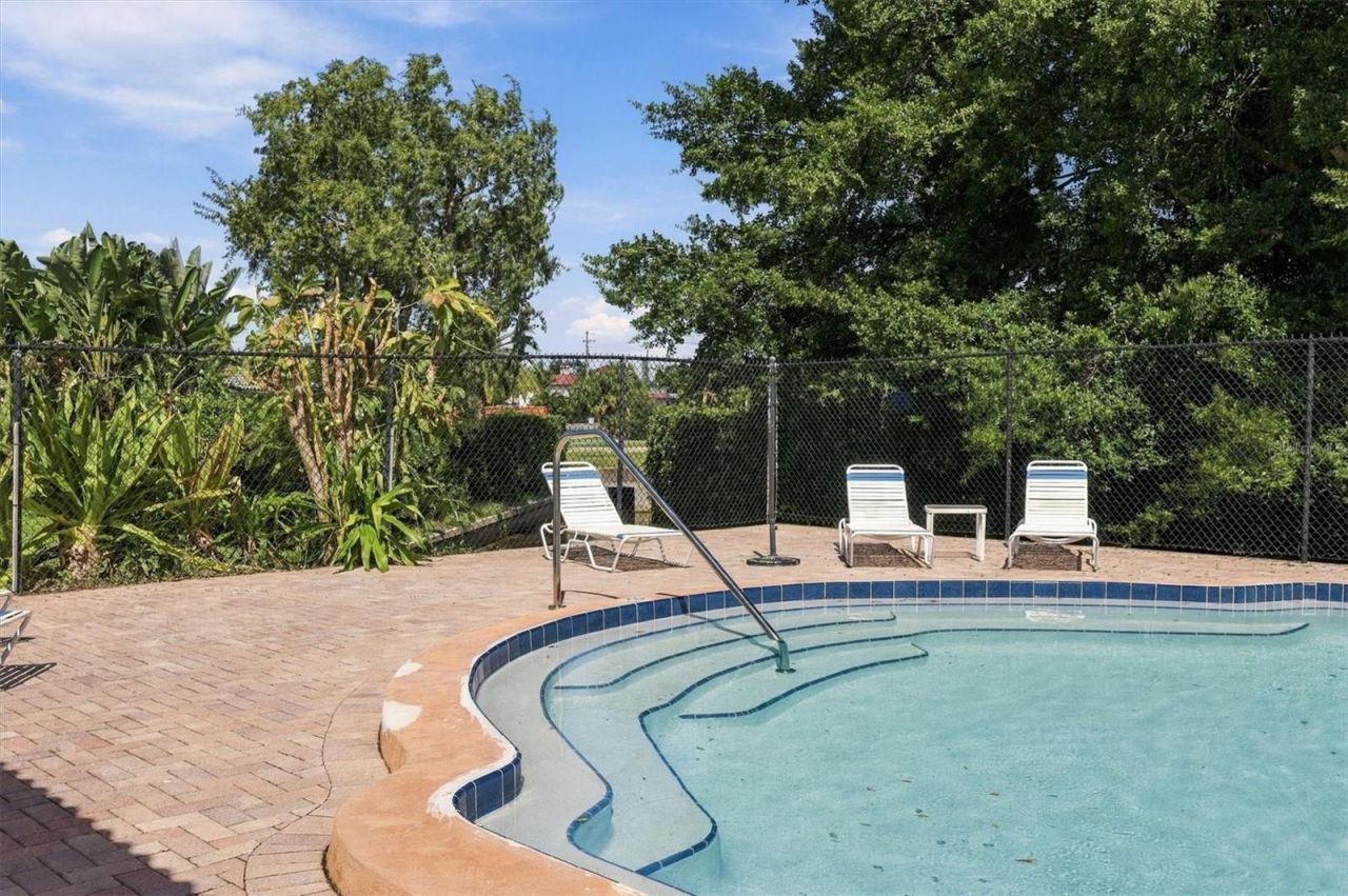 7232 Las Casas Drive , Unit 7232, Sarasota, FL 34243 Photo