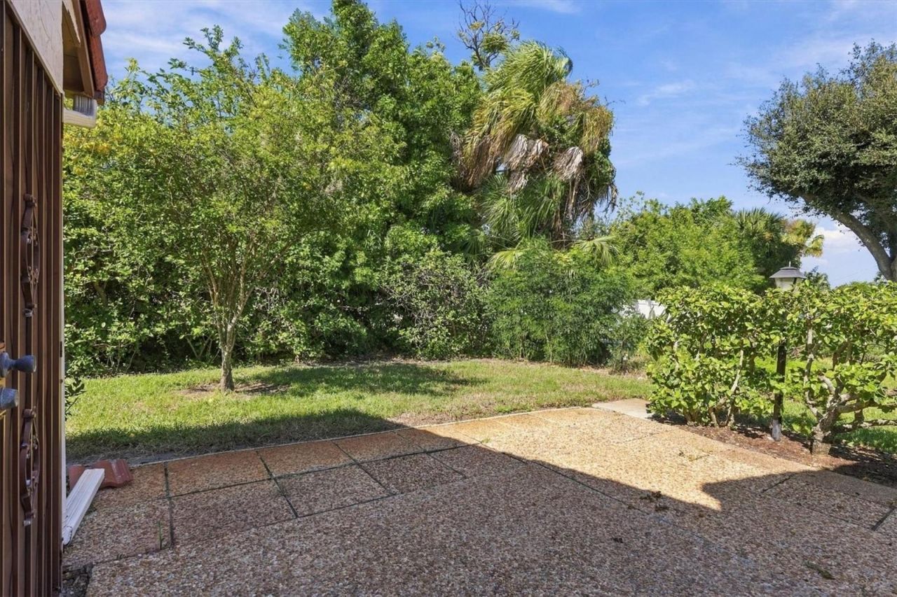 7232 Las Casas Drive , Unit 7232, Sarasota, FL 34243 Photo