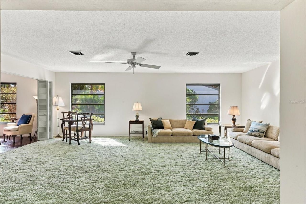 7232 Las Casas Drive , Unit 7232, Sarasota, FL 34243 Photo