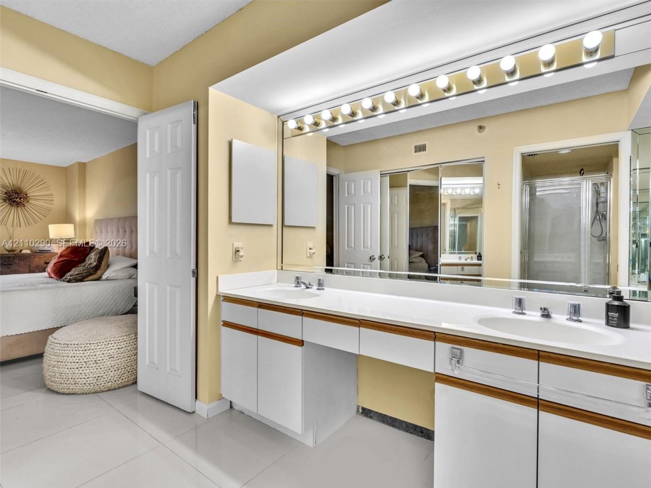3530 Mystic Pointe Dr , Unit 303, Aventura, FL 33180 Photo