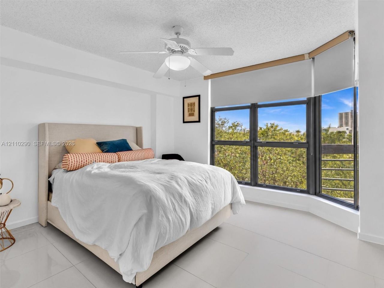 3530 Mystic Pointe Dr , Unit 303, Aventura, FL 33180 Photo