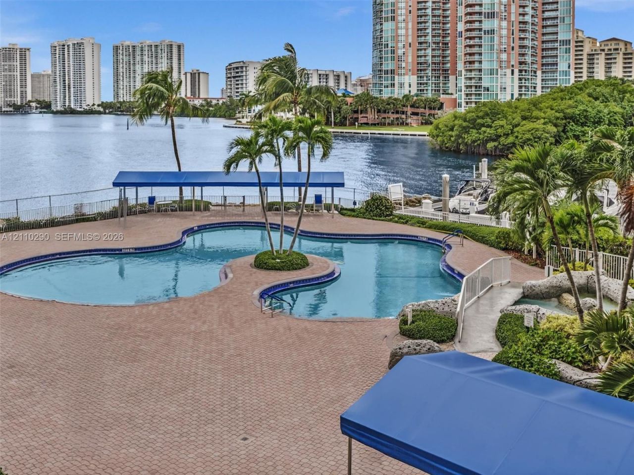 3530 Mystic Pointe Dr , Unit 303, Aventura, FL 33180 Photo