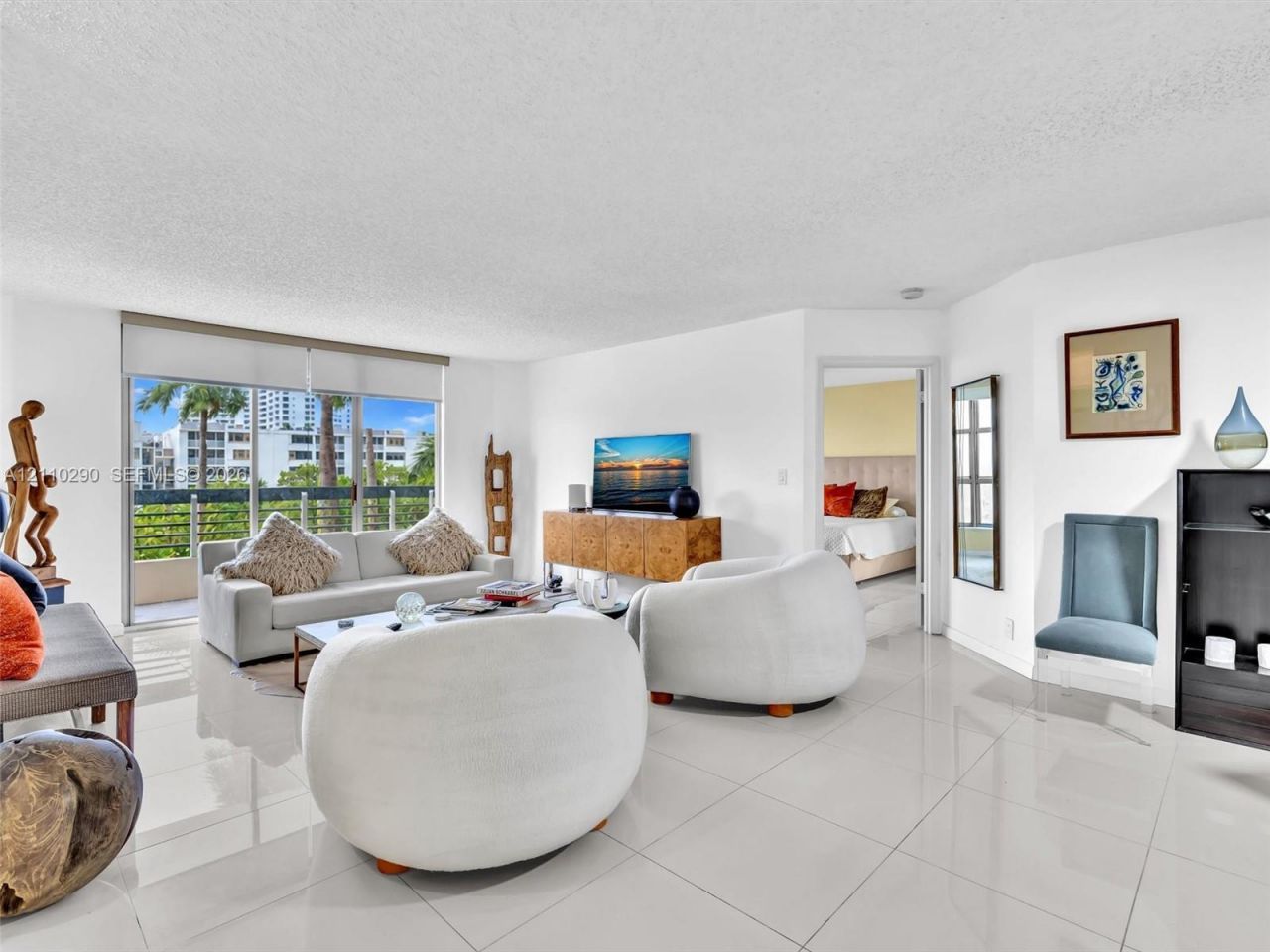 3530 Mystic Pointe Dr , Unit 303, Aventura, FL 33180 Photo