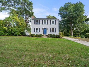 32 Grandview Dr, Plymouth, MA 02360