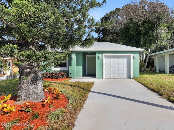 2002 Avenue M , Fort Pierce, FL 34950