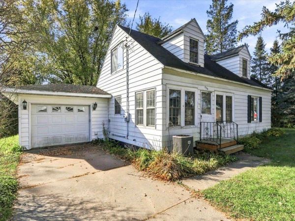 753 W Main St, Mondovi, WI 54755