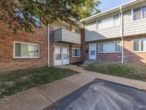 10821 Carroll Wood Way , St Louis, MO 63128