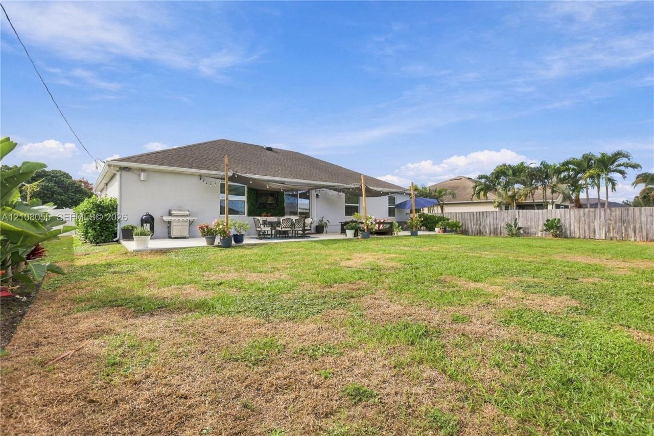 557 SW Lacroix Ave, Port Saint Lucie, FL 34953 Photo