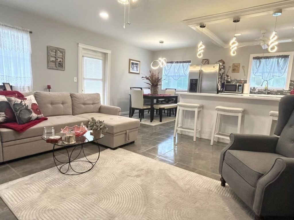 233 Seville J Boulevard, Delray Beach, FL 33484 Photo