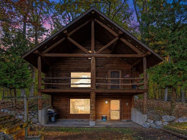 13998 Kelly Road, Hickory Corners, MI 49060