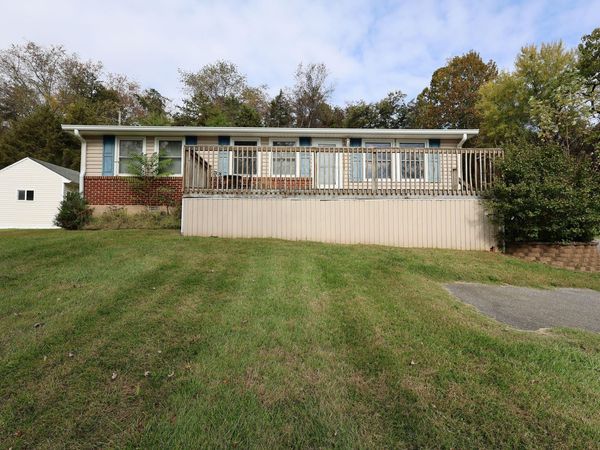 7673 Lee , Troutville, VA 24175
