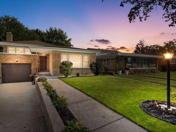 7311 N Kedvale Avenue, Lincolnwood, IL 60712