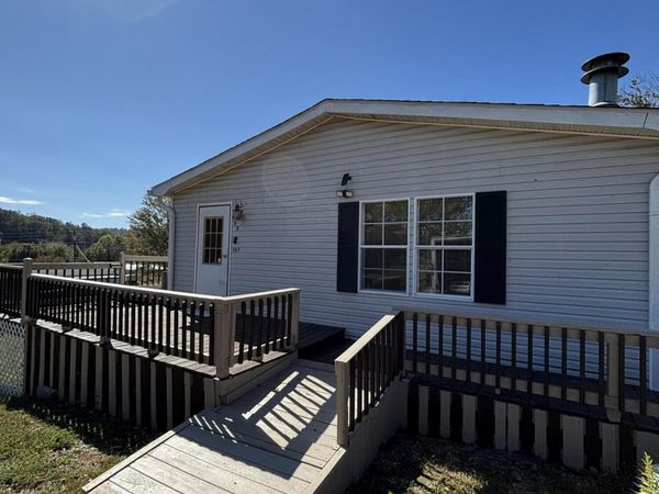 157 Russell Acres, Speedwell, TN 37870