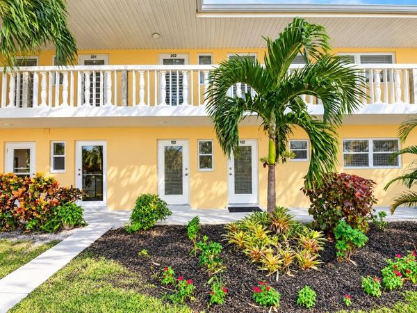 2131 NE 1ST Court, Unit 102, Boynton Beach, FL 33435