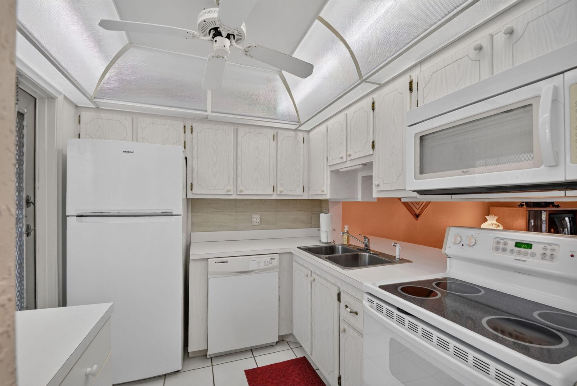2131 NE 1st Court, Unit 102, Boynton Beach, FL 33435 Photo