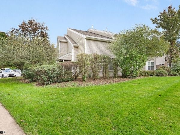 45 Four Oaks Rd, Bedminster, NJ 07921
