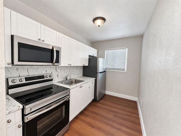 1940 Washington Ave , Unit 14, Opa-Locka, FL 33054