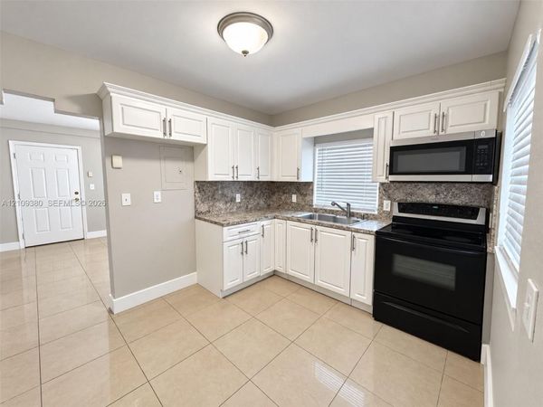 1111 NW 77th St , Unit 1, Miami, FL 33150