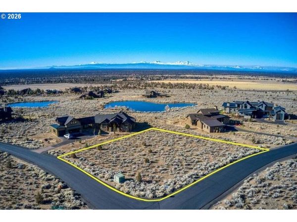 15820 SW BRASADA RANCH RD, Powell Butte, OR 97753