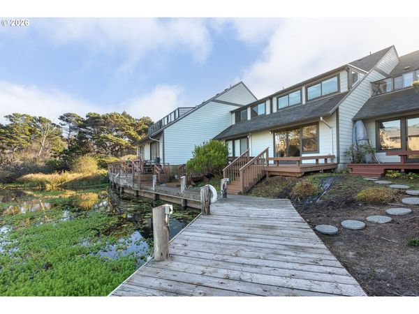 180 SE HIGHWAY 101, Unit 17, Lincoln City, OR 97367